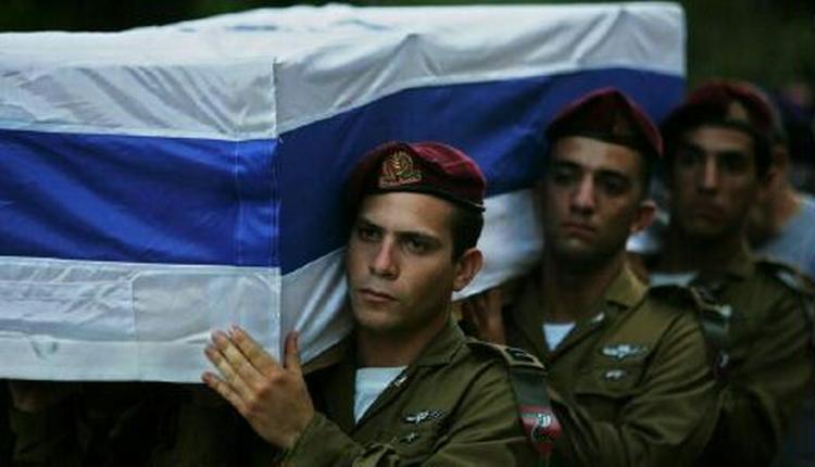 Israel har måttet begrave flere soldater end i tidligere konflikter i Mellemøsten. Nu indkalder hæren reservister. - Foto: APA! 