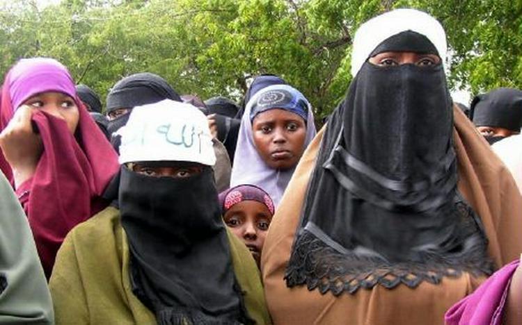 Muslimske somaliere gennemfører en af mange anti-etiopiske demonstrationer i Mogadishu i dag. - Foto: AP 