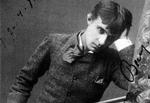 POSERENDE. Herman Bang fotograferet i Stockholm 30. oktober 1883. Cigaretten, den støttende hånd under hoved og det triste blik er typiske træk fra tidens dekadente stil, fortæller Frank Egholm Andersen.   Foto: Det Kgl. Bibliotek 