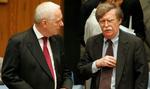 FN-ambassadørerne fra Storbritannien, Emyr Jones Parry (tv), og USA, John Bolton var med til at vedtage Sikkerhedsrådets resolution mod Irans atomprogram. - Foto: AP 
