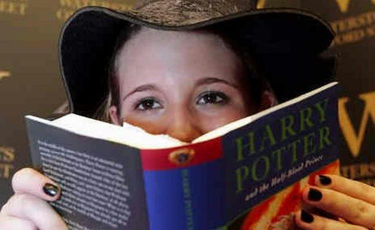 Nogle vil blive sparret - andre ikke - i J.K. Rowlings kommende Potter-bog - Foto: AP 