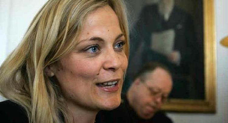 Lotte Bundsgaard får oprejsning efter tre måneder på reservebænken. - Foto: Jens Dresling 