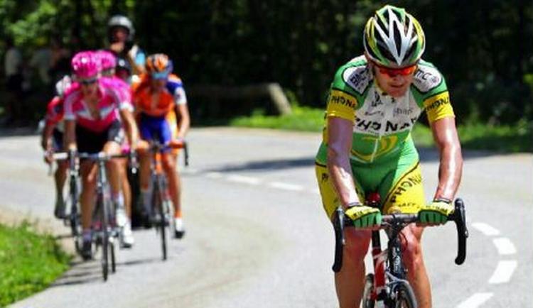 Amerikaneren Floyd Landis rykker sig fri fra feltet af favoritter på 17. etape af Tour de France. Nu viser også B-prøven, at Landis var dopet på etapen. - Foto: AP 