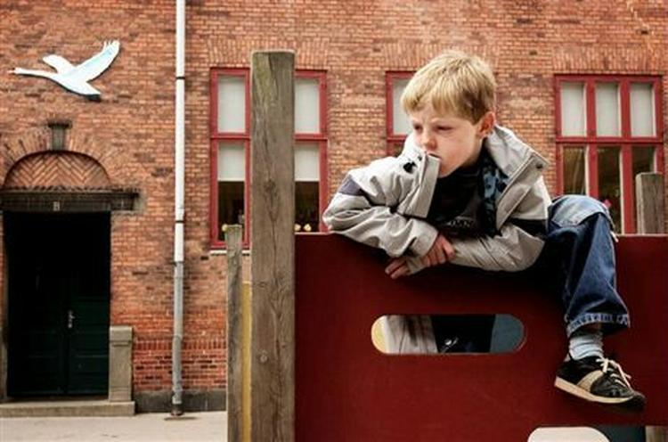 Falder dit barn ned fra klatrestativet og får varige mén, kan det være rart med pengene fra en ulykkesforsikring. - Foto: Camilla Stephan 