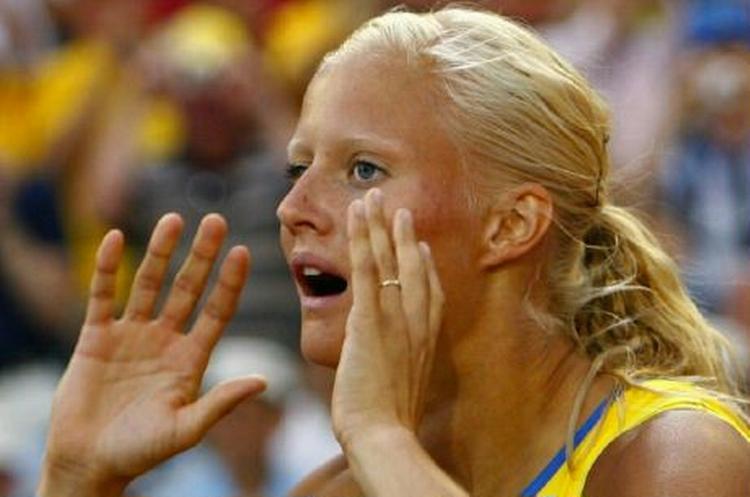 Hele Sveriges 'darling', Carolina Klüft, levede op til de tårnhøje forventninger og vandt syvkampen ved EM. - Foto: AP 