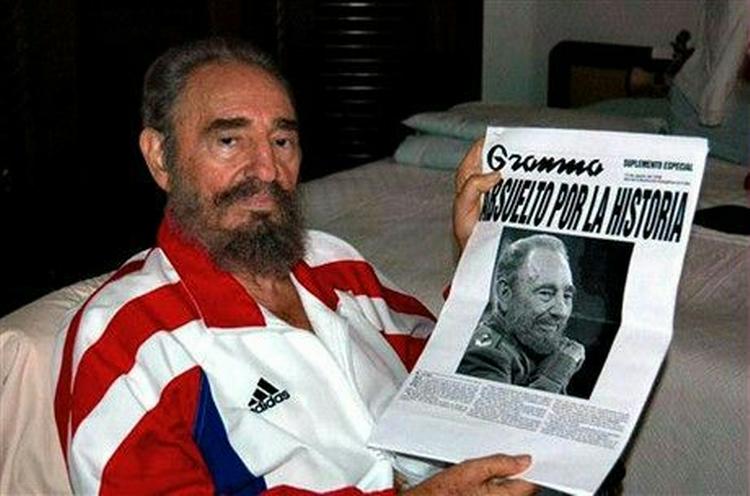 Fidel Castro sendte på sin 80-års fødselsdag billeder ud fra sit sygeleje - Foto: AP 