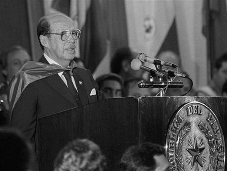 Alfredo Stroessner på et foto fra 1987. - Arkivfoto: AP 