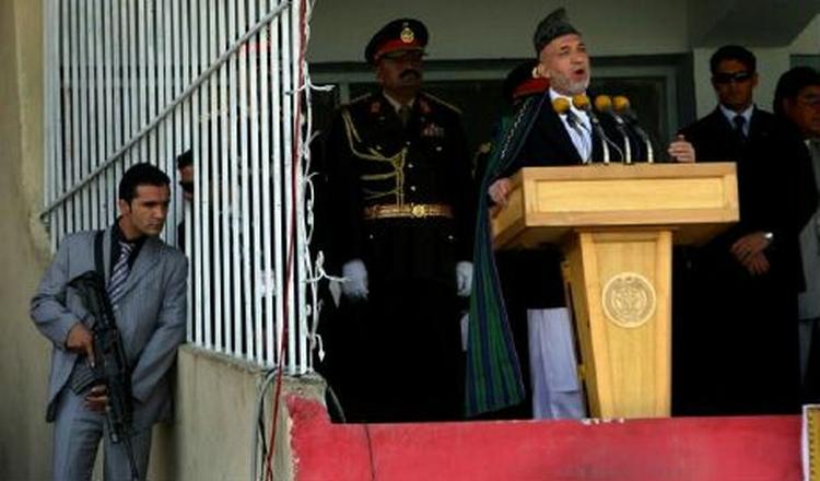 Afghanistans præsident Hamid Karzai talte lørdag på landets uafhængighedsdag under stort sikkerhedsopbud. - Foto: AP 