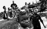 Congo er et af verdens fattigste lande - og landet har lang vej, før årtiers udnyttelse og dårlig ledelse er slut. Nu har det kæmpemæssige land overstået første del af et demokratisk valg. - Foto: Jerome Delay/AP 