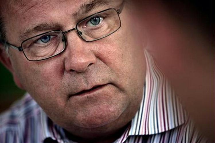 Claus Hjort Frederiksen (V) skal sænke pisken over ledige, mener De Konservative. 