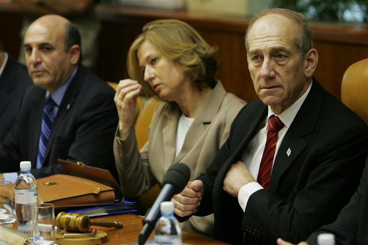 Den israelske regeringsleder Ehud Olmert anklages nu for nepotisme. 