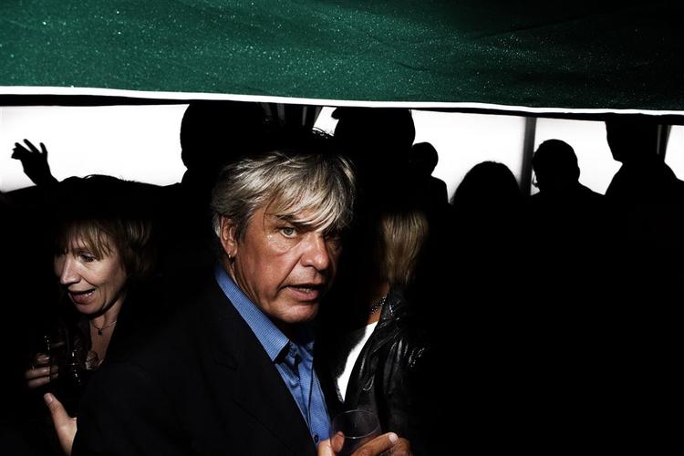 Ib Michaels nye roman er underholdende og uhyre velskrevet, mener Politikens anmelder. 