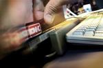 Svindlen med Dankort stiger. Til gengæld er phishing - forsøg på at lokke bankoplysninger ud af folk via mails - endnu ikke udbredt herhjemme. 