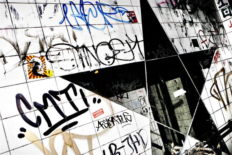 Faderhuset vil ikke sælge Ungdomshuset. Det er uvist, hvad menigheden vil bruge det graffitimalede hus til. 