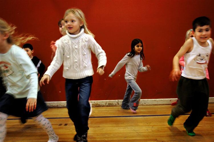 Børnene her på Korsager skole er aktive. Men generelt er danske børn i dårlig form. 