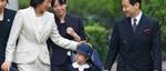 Det japanske kronsprinsepar har allerede et barn - men prinsesse Aiko kan ikke arve den kejserlige trone. Nu håber mange japanere, at hun får en fætter, der med tiden kan blive kejser. 