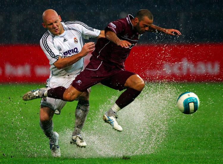 Thomas Gravesen ses her i en af sine sidste aktive opgaver for Real Madrid under en træningskamp i Østrig. 
