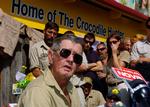 Den afdøde krokodillejæger Steve Irwins far, Bob Irwin, talte i dag til pressen. 