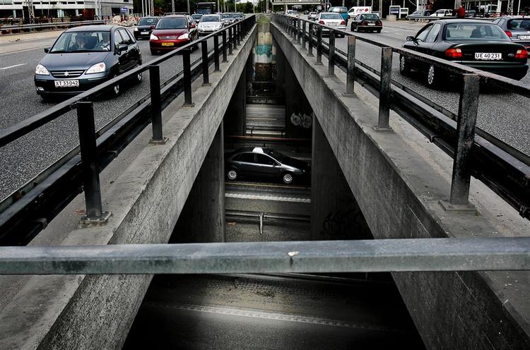 Det kører ikke så godt for vejnettet i Københavns Kommune. Der mangler en milliard kroner til vedligehold, afslører ny rapport. 