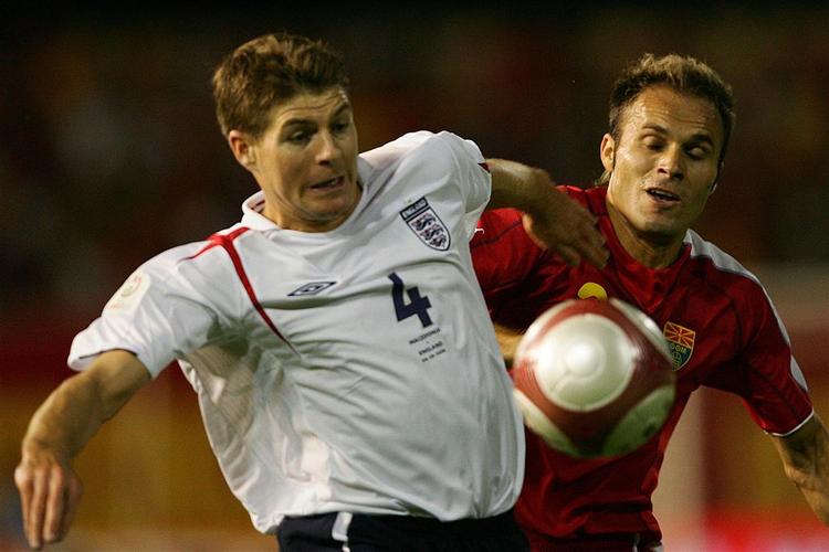 Steven Gerrard og England fik tre point i Skopje. 