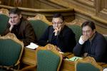 Den Nordatlantiske Gruppe i Folketinget fortsætter med at kræve svar. Kuupik Kleist sidder yderst til højre. 
