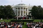 Uanset hvem, der bebor det amerikanske præsidentembedes bolig i Washington, skal der føres krig mod terror. 