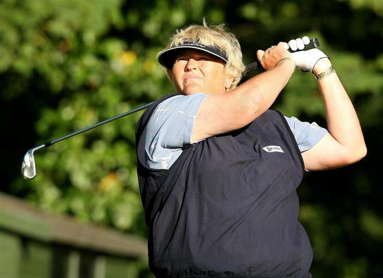 Laura Davies spillede sig helt frem i Nykredit Masters og er lørdag med i førerbolden sammen med Karen Margrethe Juul og Stefania Croce. 
