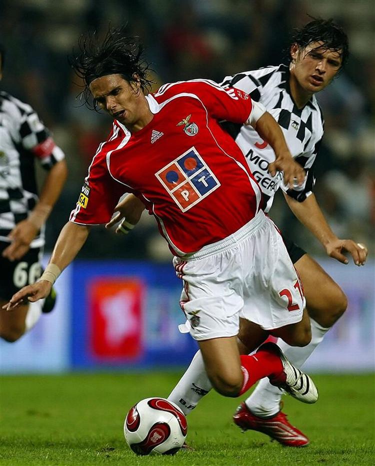 Nuno Gomes var en af de tre spillere der så rødt. 