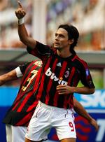 Filippo Inzaghi var på pletten i Milans 2-1-sejr. 