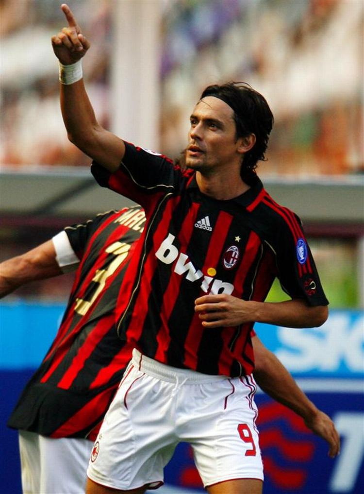 Filippo Inzaghi var på pletten i Milans 2-1-sejr. 