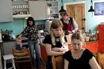 Det kan være en stor hjælp for danske børnefamilier med en udenlandsk au pair i huset. Men en række piger bliver udnyttet, melder au pair-bureauer og krisecentre. 