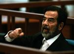 Under genoptagelsen af Anfal-retssagen mod Saddam Hussein insisterer eks-diktatoren fortsat på, at dommeren tiltaler ham 'præsident af Irak'. 