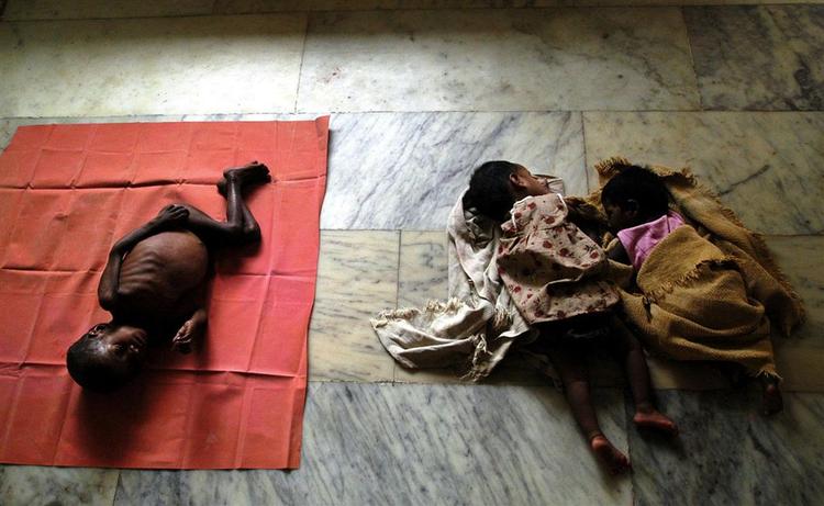 Ny forskning giver håb om en ny og effektiv kur mod hiv. Det vil kunne hjælpe millioner af hiv-smittede i hele verden, heriblandt disse tre hiv-smittede indiske børn fra et børnehjem i Madras. 