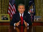 Natten til tirsdag talte præsident Bush til amerikanerne fra Det Ovale Værelse. Med udgangspunkt i fem års dagen for terroren i New York argumenterede han for, at terroren vil fortsætte, selv om USA stopper invasionen af Irak. 