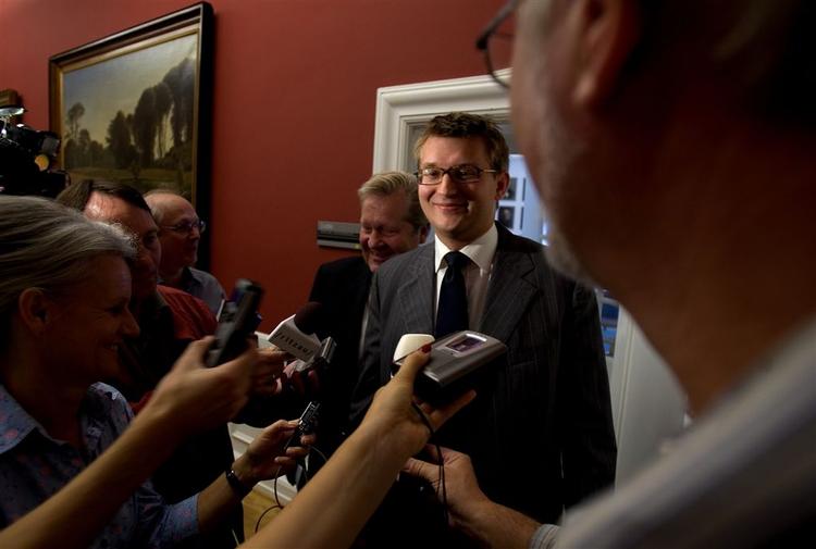 Venstres nye politiske ordfører fik gode råd med på vejen fra både statsministeren og sin forgænger på posten. 