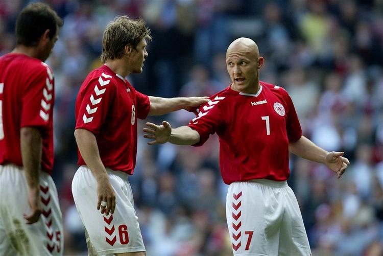 Farvel du. Thomas Helveg og Thomas Gravesen skal ikke længere spille sammen på landsholdet, og det overrasker viceanføreren. 