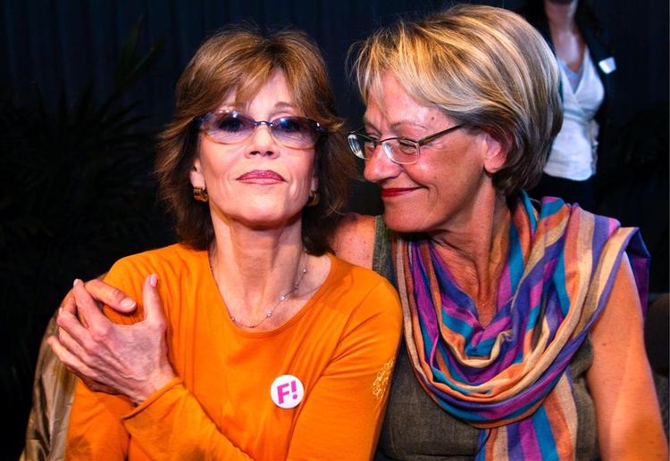Jane Fonda og Gudrun Schyman, formand for Feministisk Initiativ. 