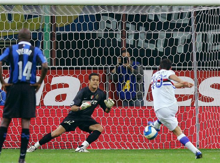 Flachi bringer Sampdoria foran på straffespark. 