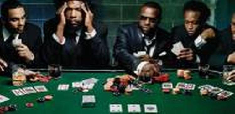 SERIØSE SPILLERE. Rødderne fra Philadelphia har med ’Game Theory’ skabt et mørkere og mere seriøst album. The Roots er stadig verdens bedste hiphopgruppe. – Foto: Universal 