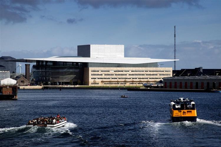 Beboere trængte til aften ind i Operaen i København for at skabe opmærksomhed om huset på jagtvej. 