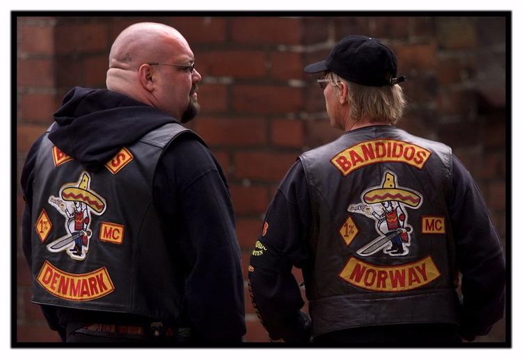 En Bandidos-rocker er blevet anholdt for at sprænge en bil i luften i det centrale Göteborg i går. 