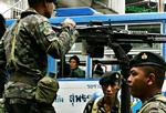 Det thailandske militærstyre vender skytses mod de politiske partier. De må hverken holde møder eller foretage andre politiske aktiviteter. 