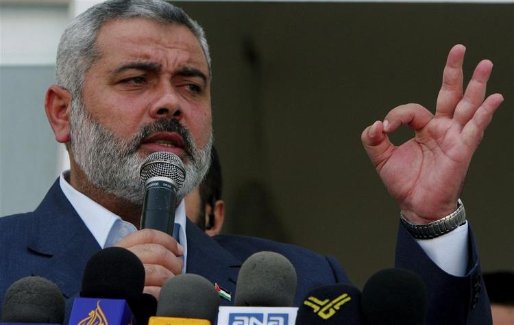 Den palæstinensiske premierminister, Ismail Haniyeh, vil ikke anerkender Israel men indgå en tiårig våbenhvile. 