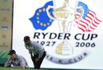 Topparret Tiger Woods og Jim Furyk fik klø af Lee Westwood og Darren Clarke i Ryders Cyp i dag. 