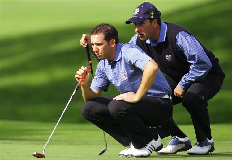 Sergio Garcia (tv) og Jose Maria Olazabal under træningen til Ryder Cup. 
