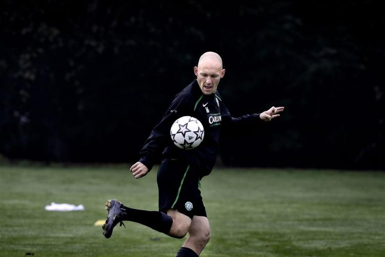Thomas Gravesen havde mange bolde i luften, men var tavs over for pressen. 