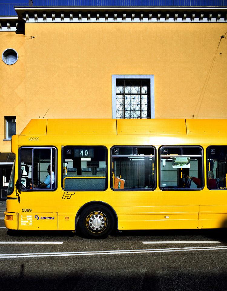 Med tysk statsstøtte. Langt de fleste offentlige busser i Danmark er leaset i Tyskland for at undgå at betale moms til den danske statskasse. 
