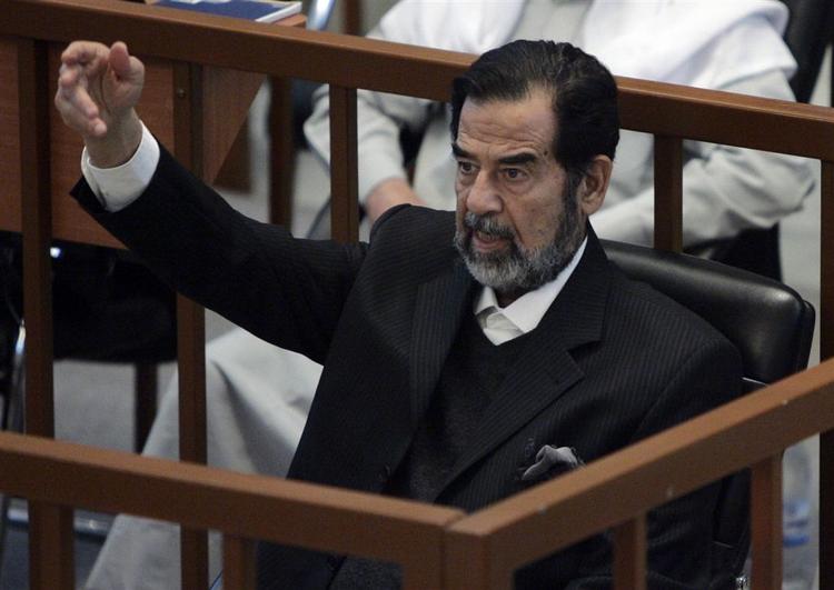 Saddam Hussein under dagens retsmøde. 