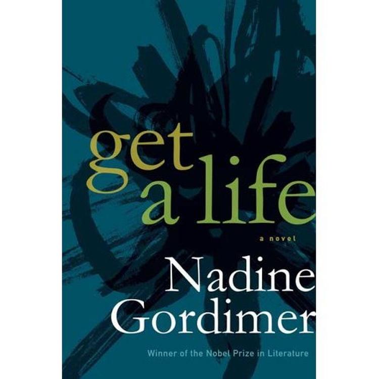 Den danske oversættelse af 'Get a life' er nærmest ulæselig, mener Politikens anmelder. Så læs den - i givet fald! - på engelsk. 