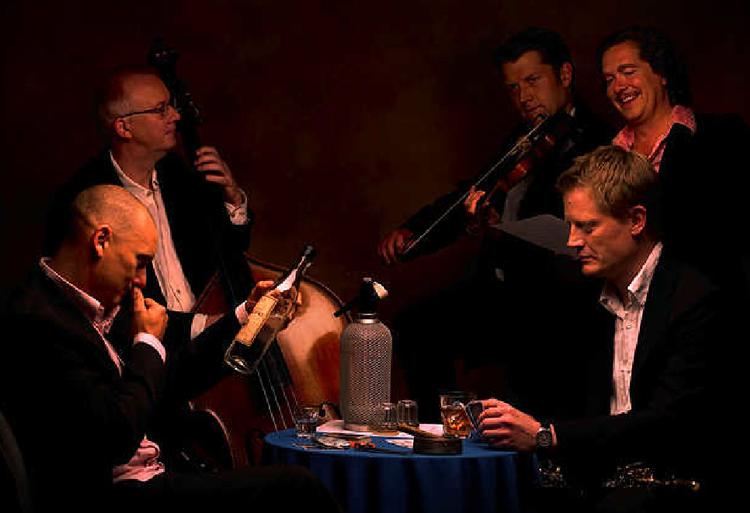 Tango Orkestret har fundet en ny personlig tone, der klæder helheden. Som på den ny cd udgøres af egne kompositioner. 